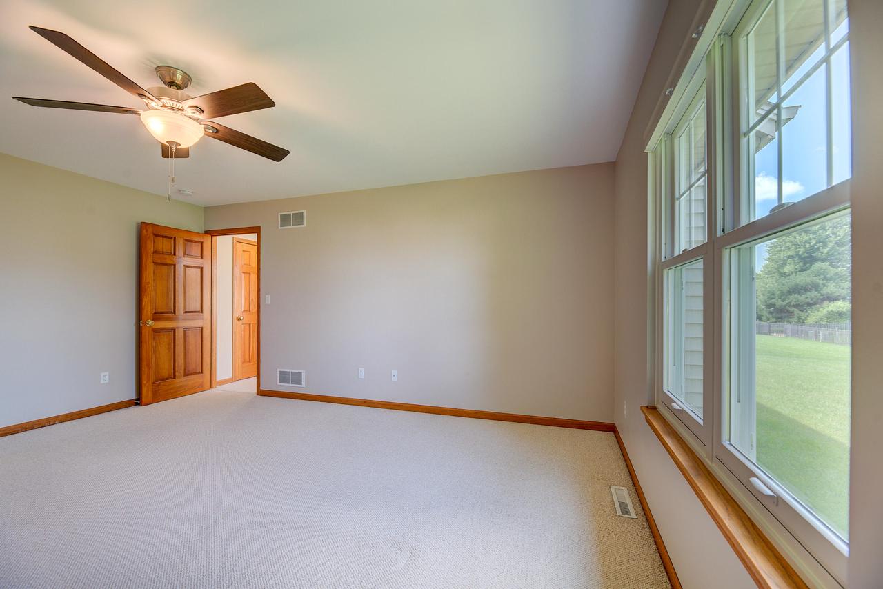 3919 Stillwater CIRCLE