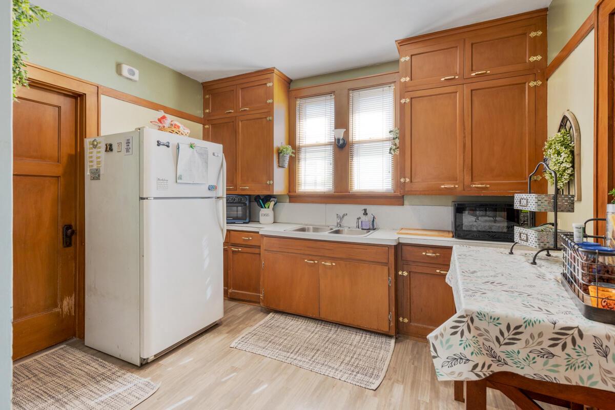 6636 West Chambers STREET