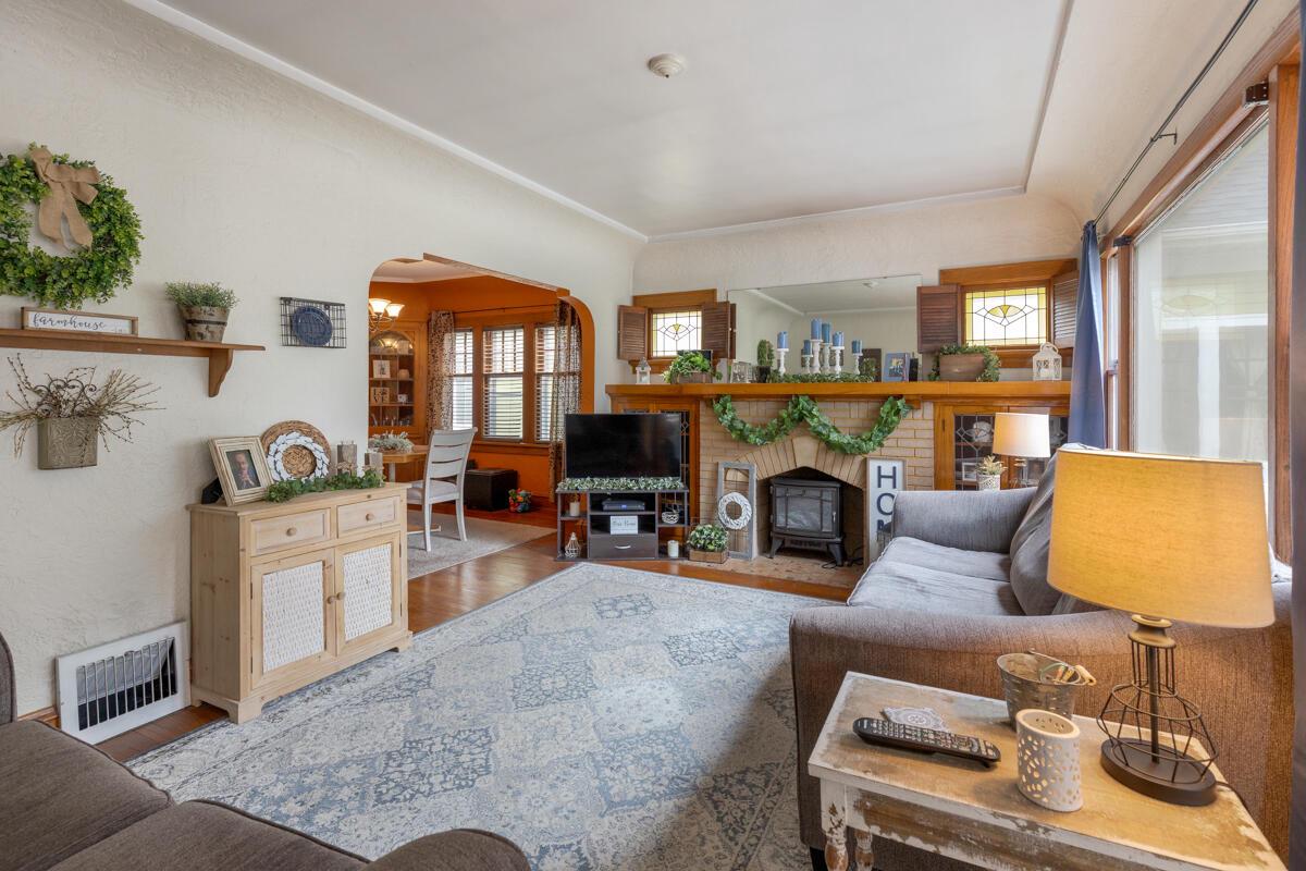 6636 West Chambers STREET