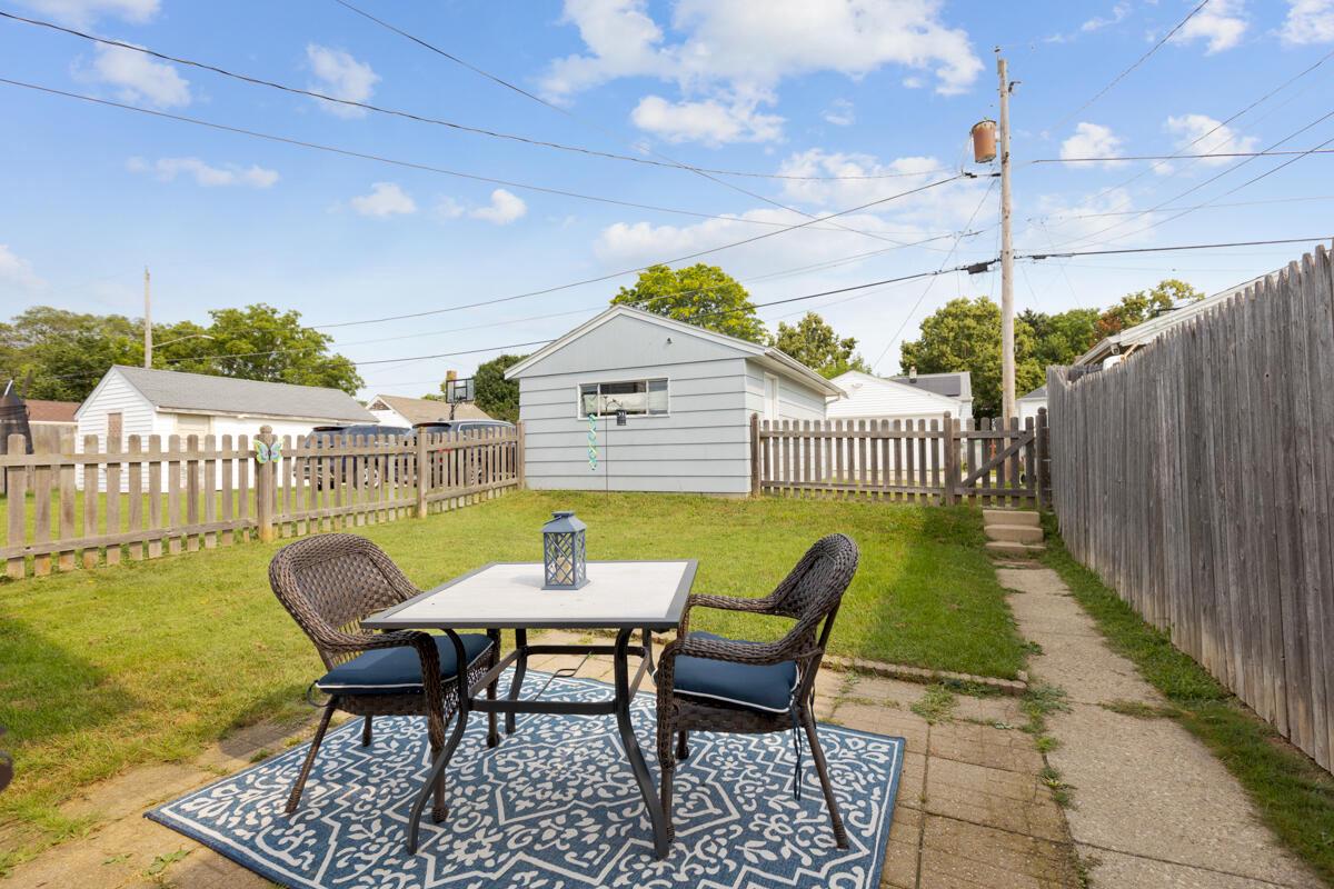 6636 West Chambers STREET