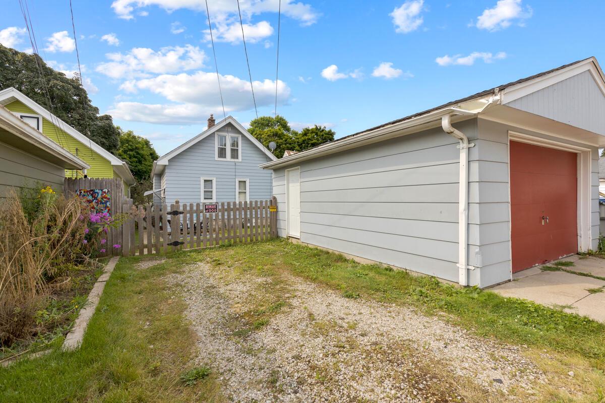 6636 West Chambers STREET