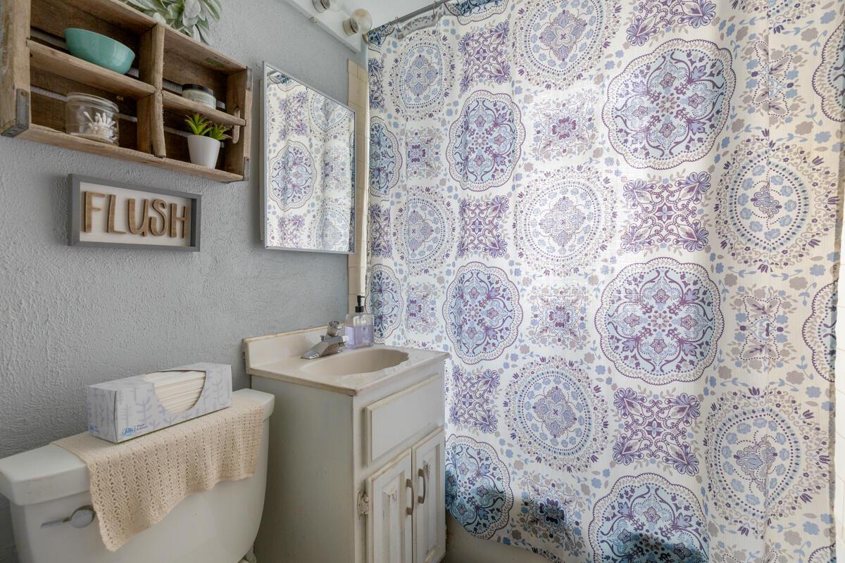 6636 West Chambers STREET