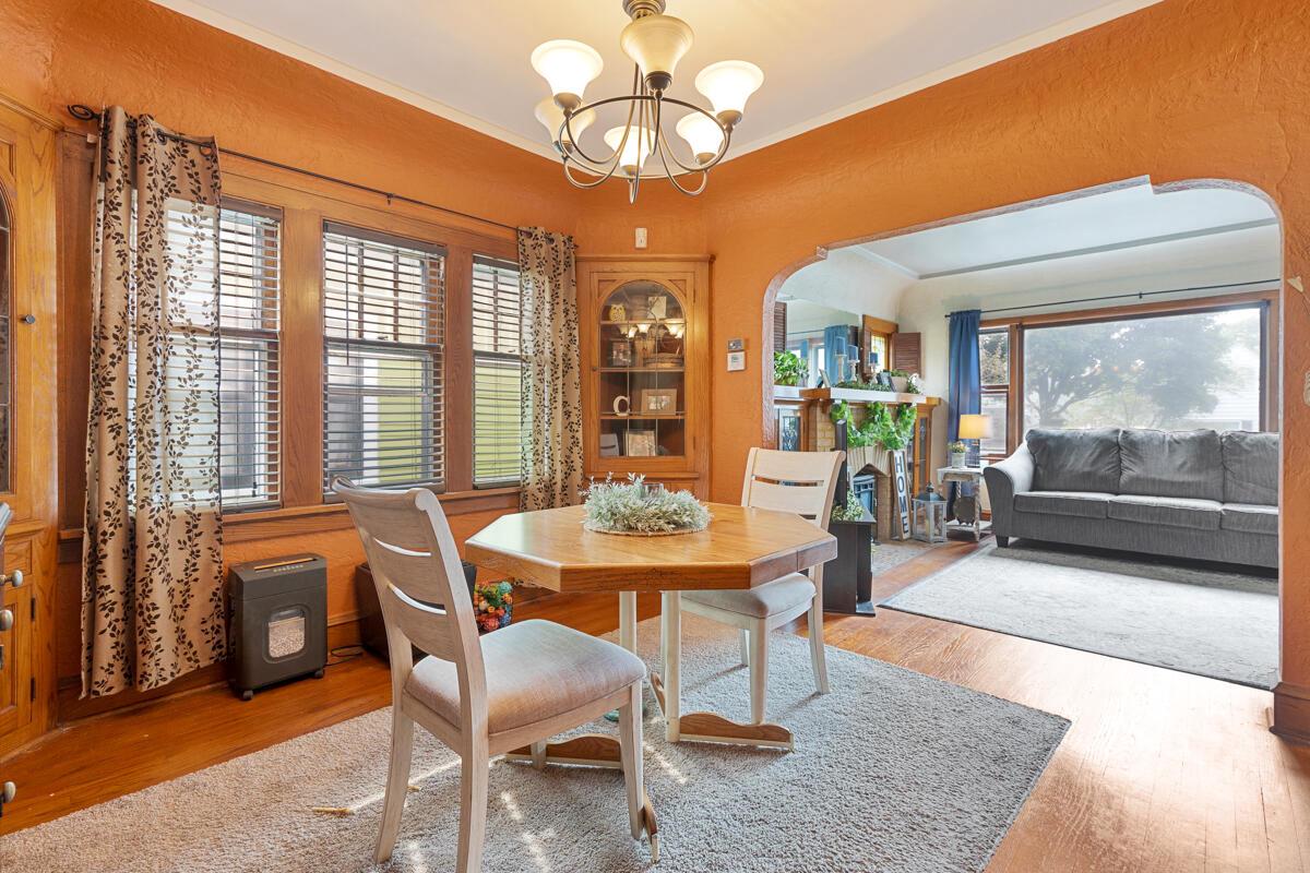 6636 West Chambers STREET