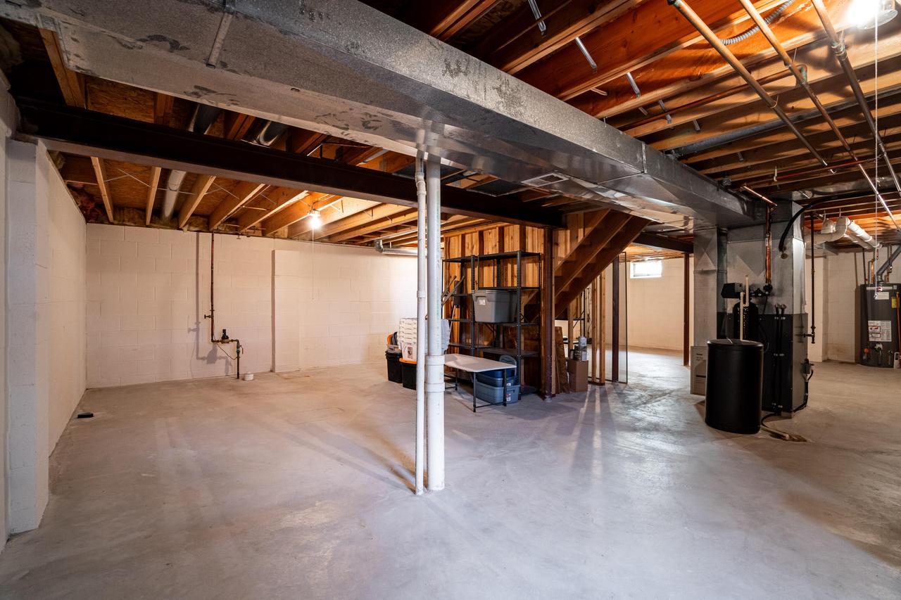 W172N4873 Greenview AVENUE