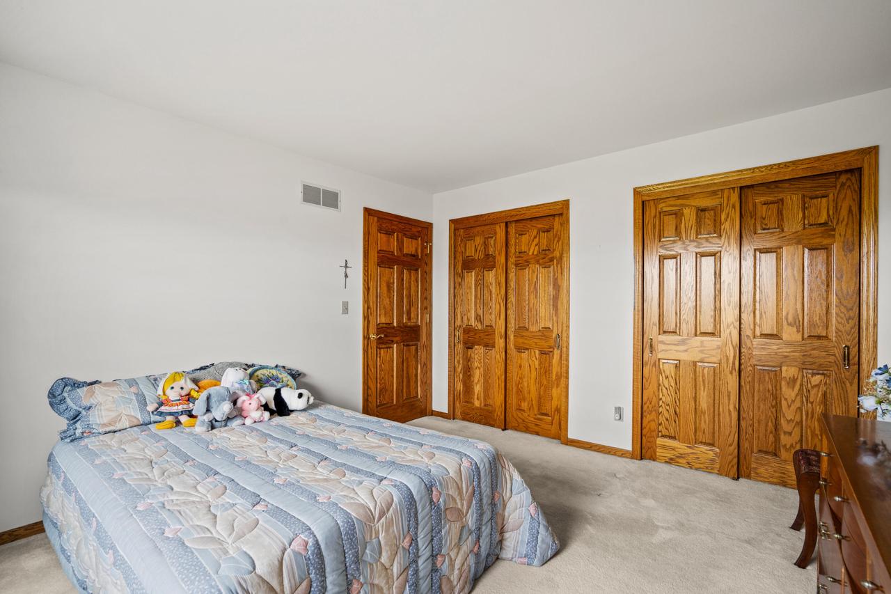 W172N4873 Greenview AVENUE