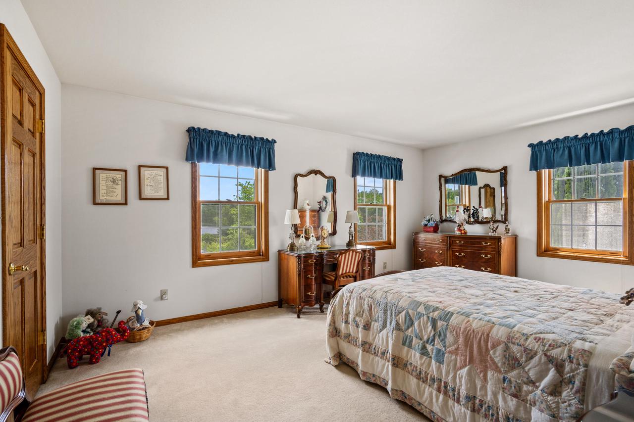 W172N4873 Greenview AVENUE