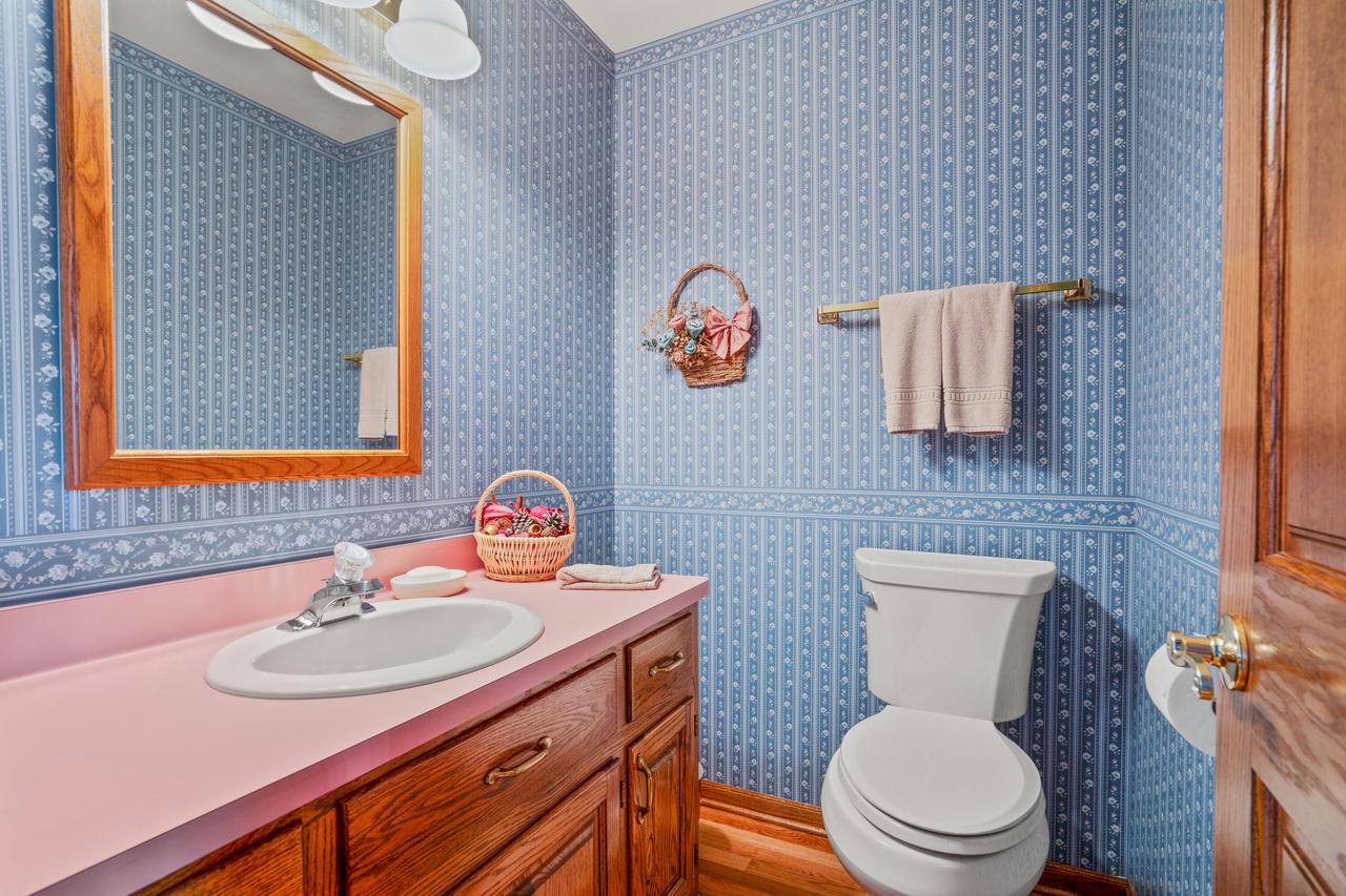 W172N4873 Greenview AVENUE