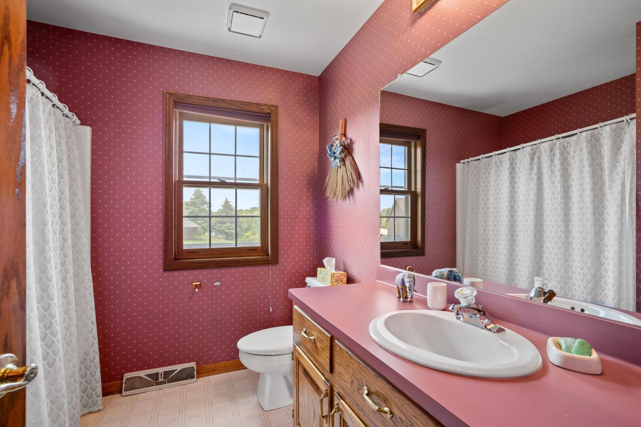 W172N4873 Greenview AVENUE