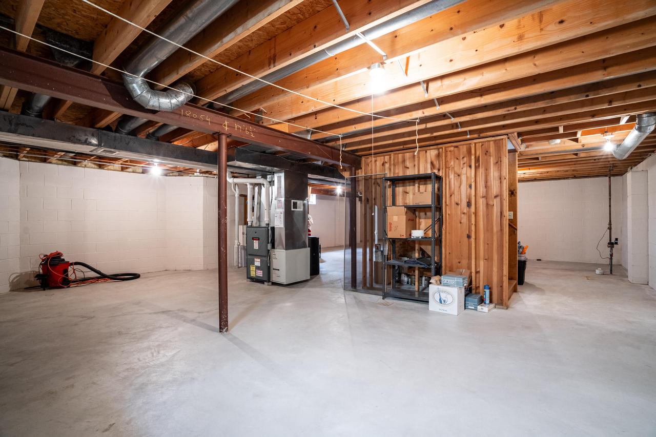 W172N4873 Greenview AVENUE