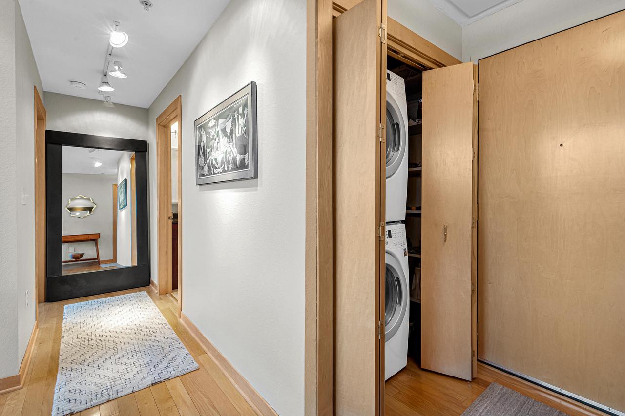 106 West Seeboth STREET 311