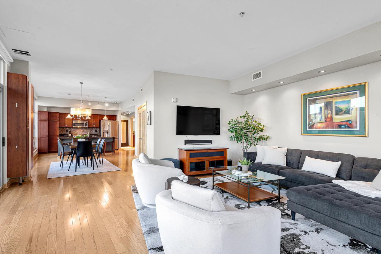 106 West Seeboth STREET 311