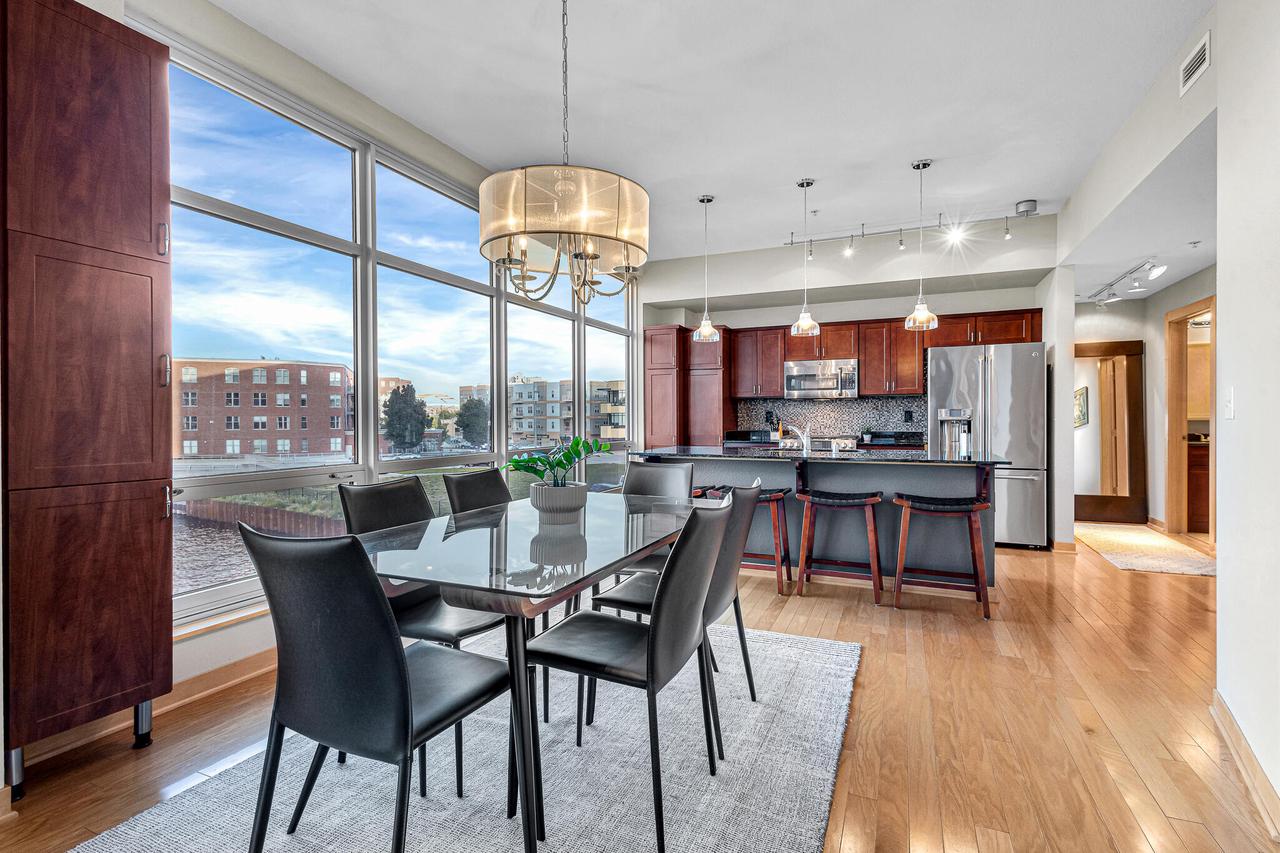 106 West Seeboth STREET 311