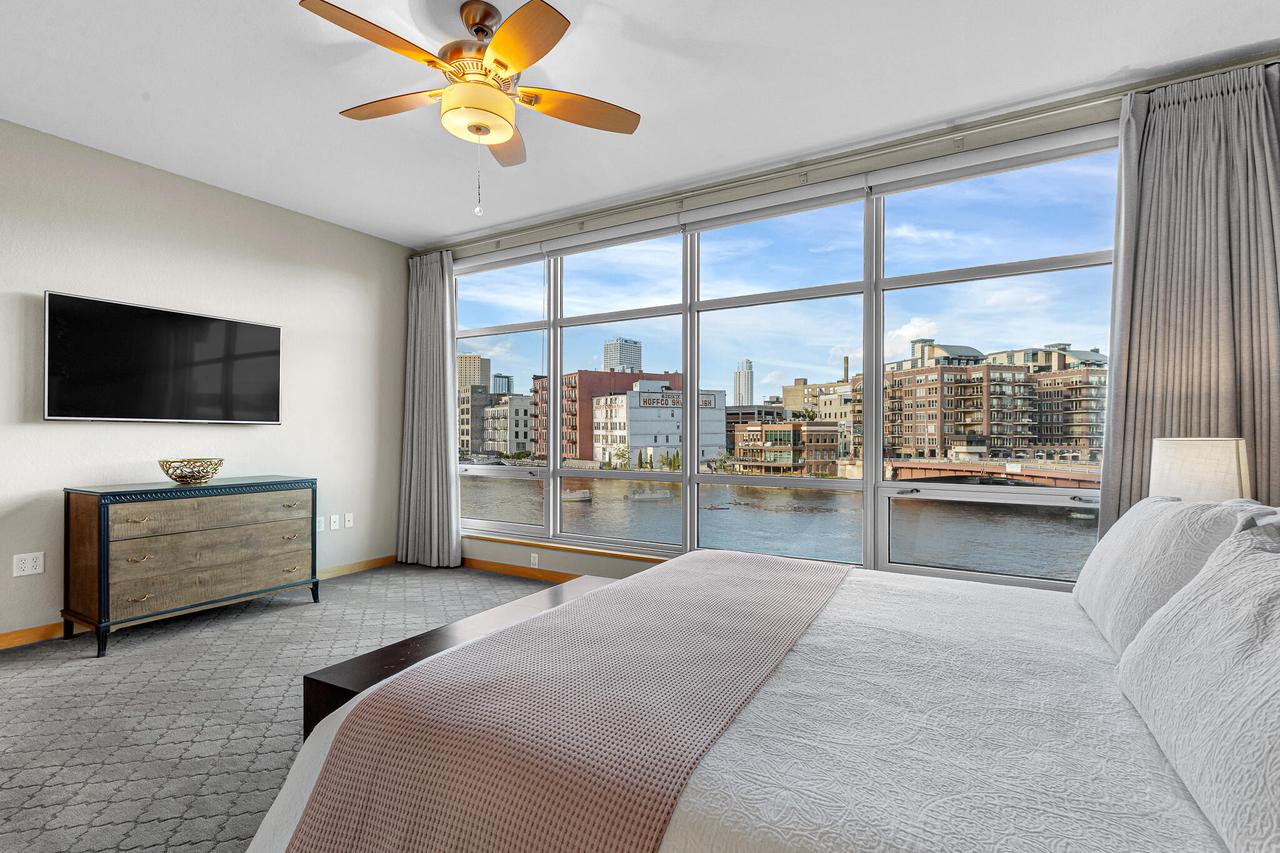 106 West Seeboth STREET 311