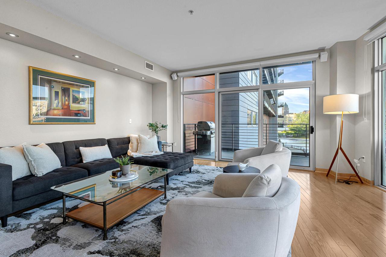 106 West Seeboth STREET 311