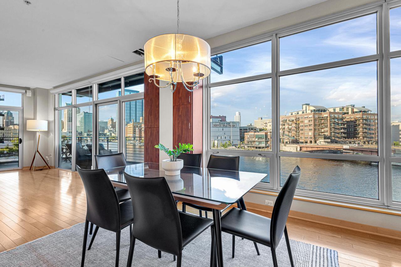 106 West Seeboth STREET 311