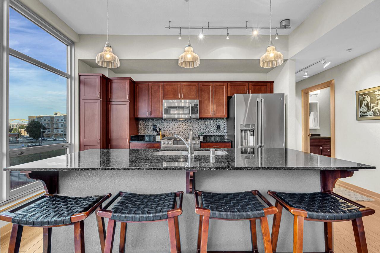 106 West Seeboth STREET 311