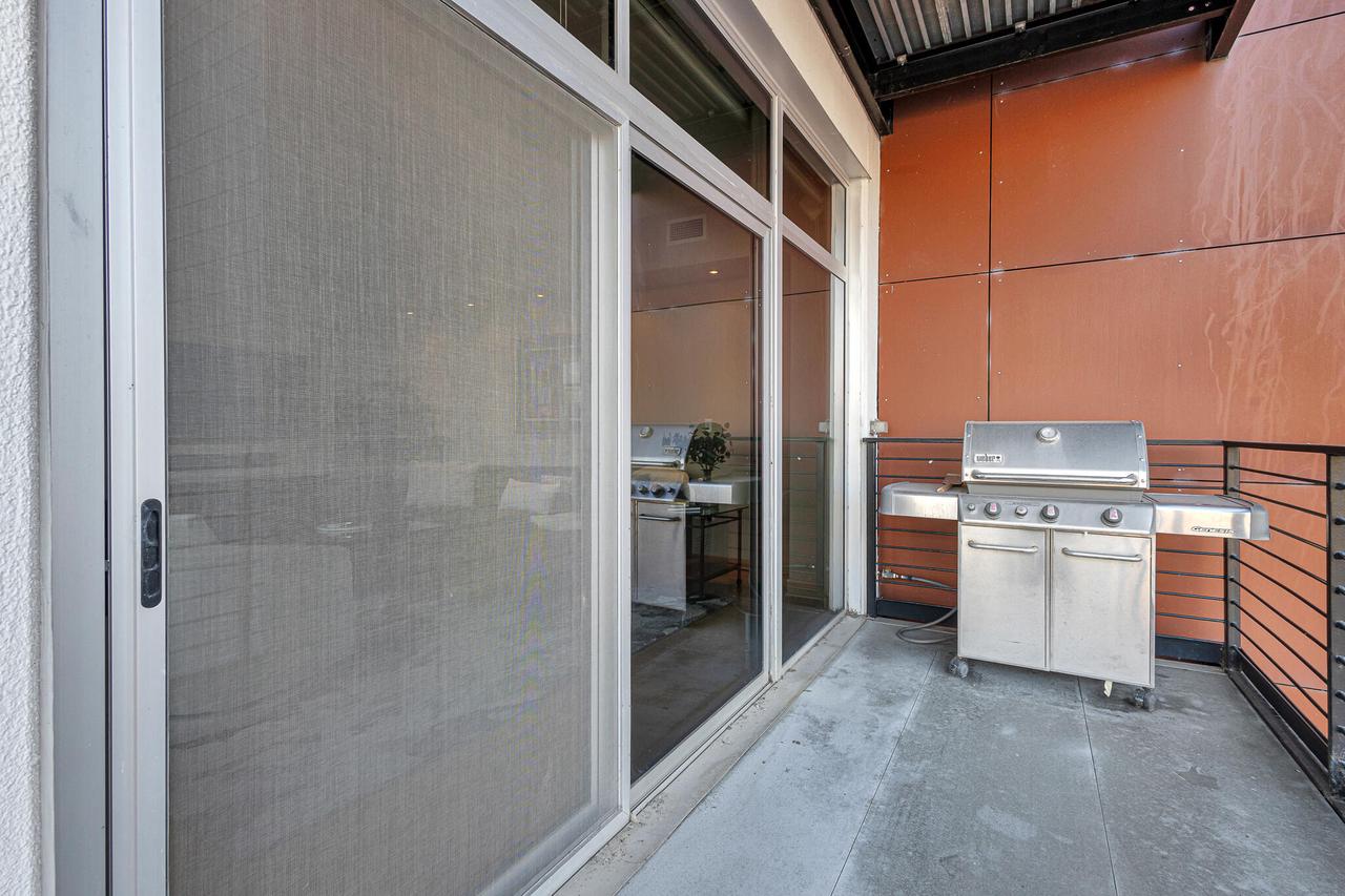 106 West Seeboth STREET 311