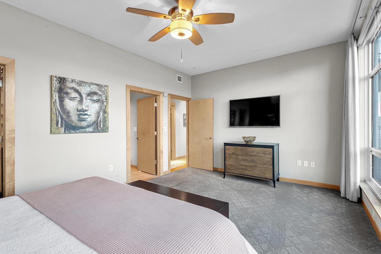 106 West Seeboth STREET 311