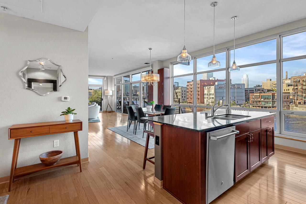 106 West Seeboth STREET 311