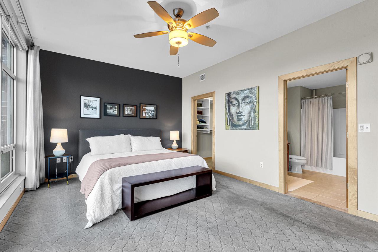 106 West Seeboth STREET 311