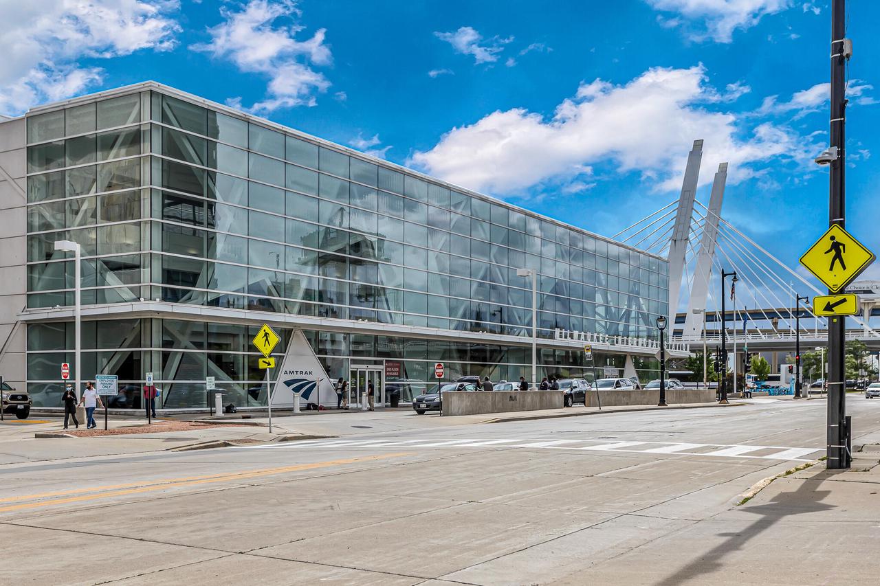 106 West Seeboth STREET 311