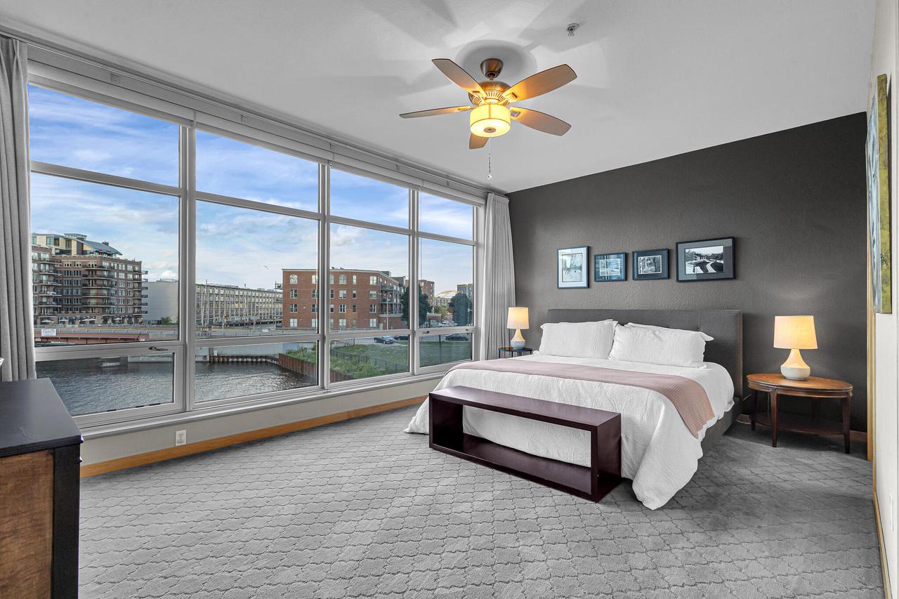 106 West Seeboth STREET 311