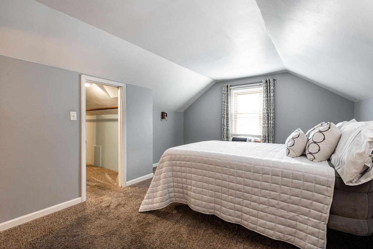 7128 West Stevenson STREET