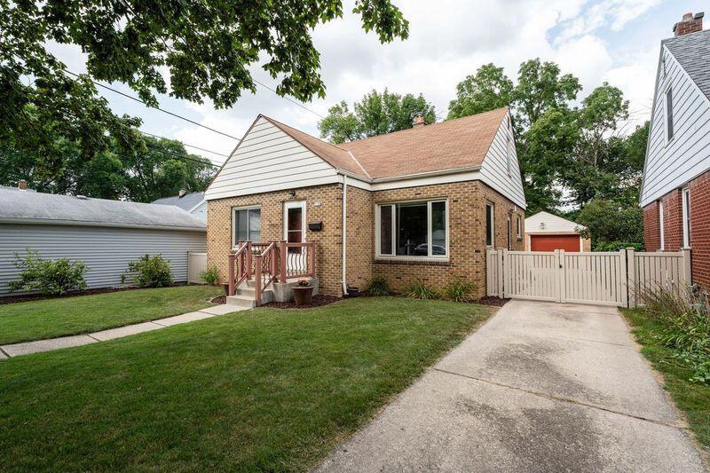 7128 West Stevenson STREET