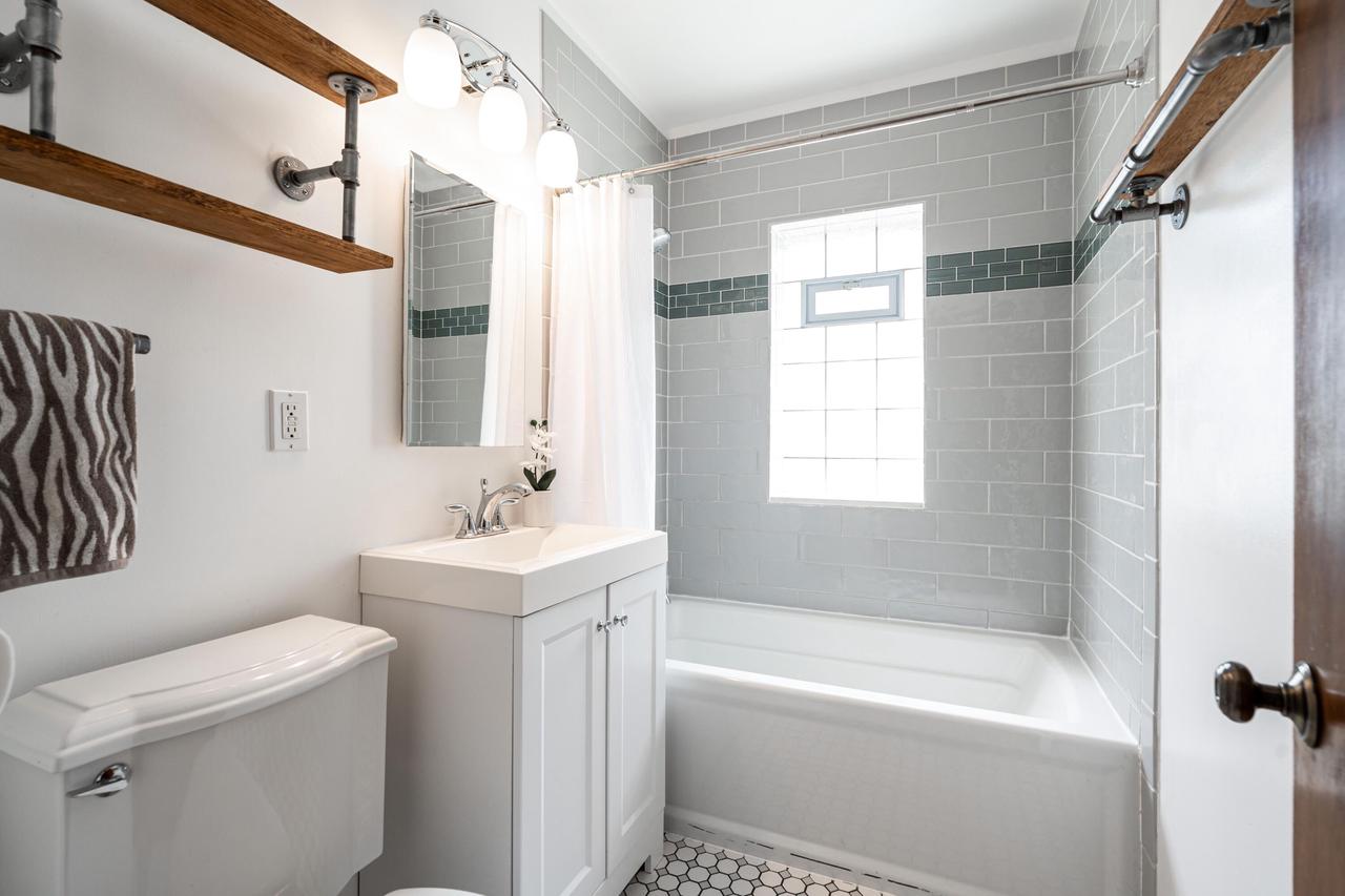 7128 West Stevenson STREET