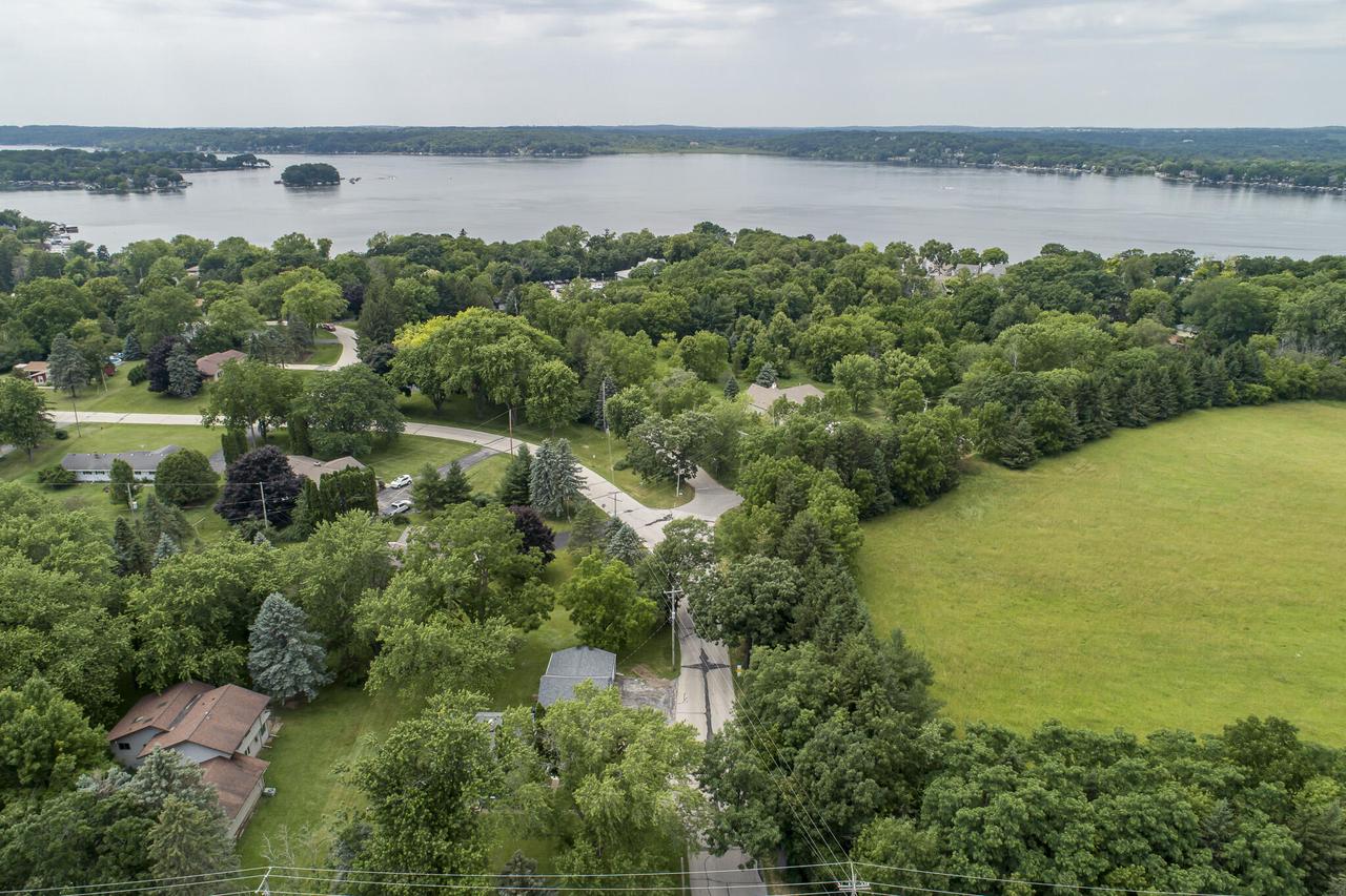 W264N2847 Prospect AVENUE