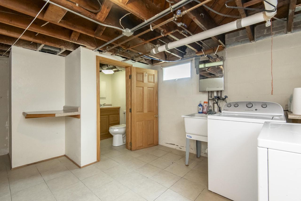 W264N2847 Prospect AVENUE