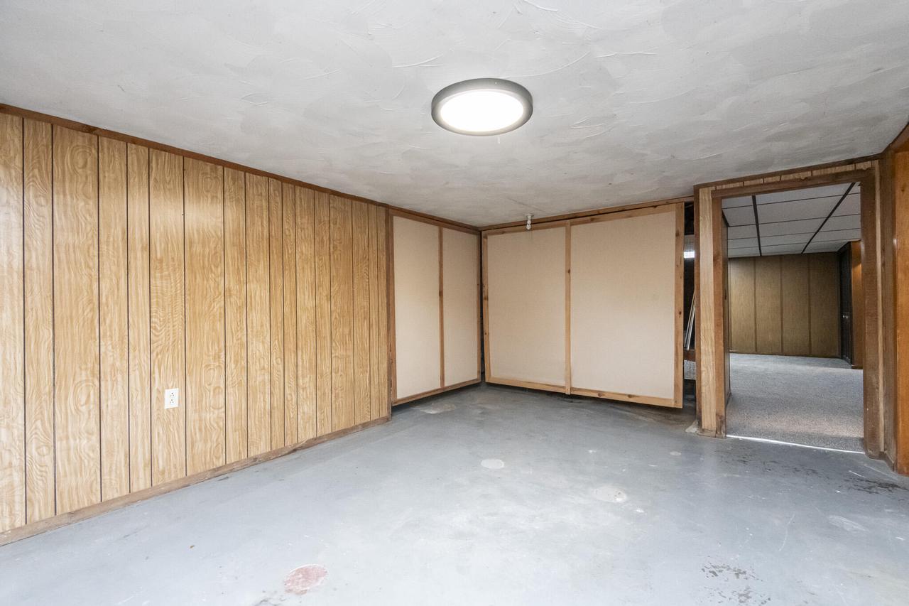 W264N2847 Prospect AVENUE