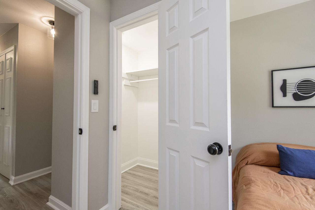 W264N2847 Prospect AVENUE