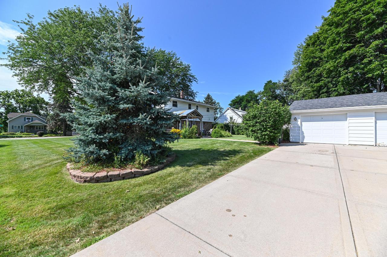 10522 West Parnell AVENUE WEST West 10524