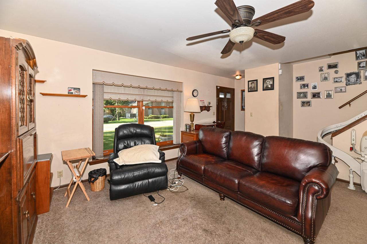 10522 West Parnell AVENUE WEST West 10524