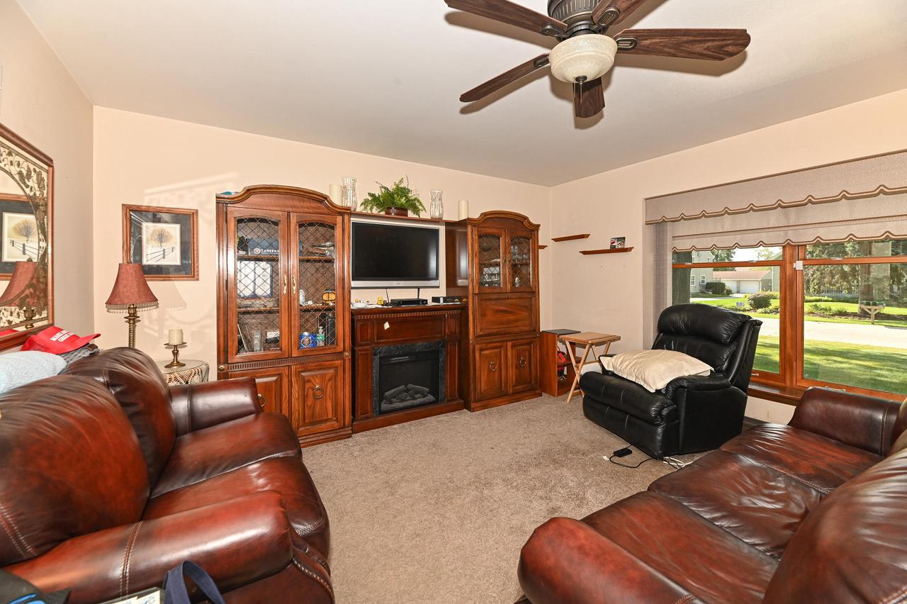 10522 West Parnell AVENUE WEST West 10524