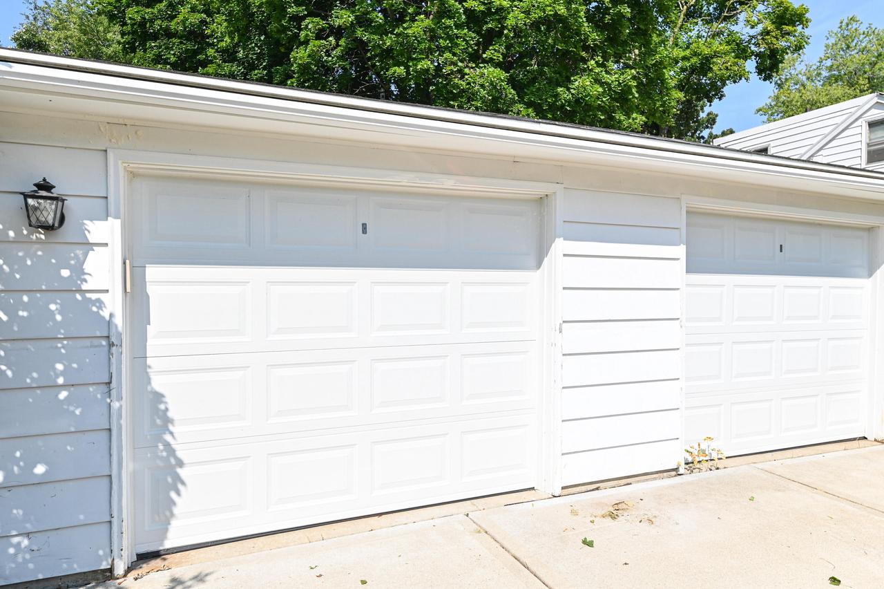 10522 West Parnell AVENUE WEST West 10524