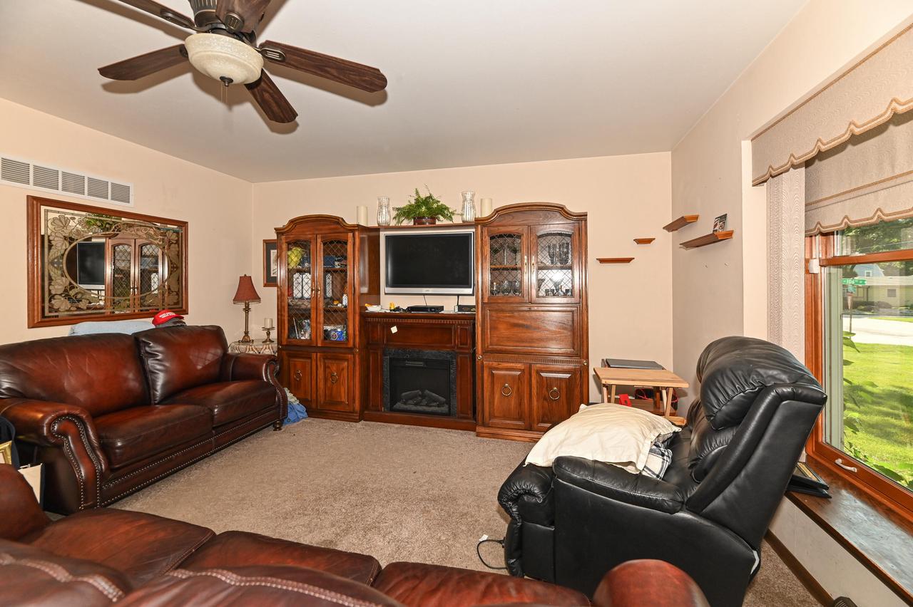 10522 West Parnell AVENUE WEST West 10524