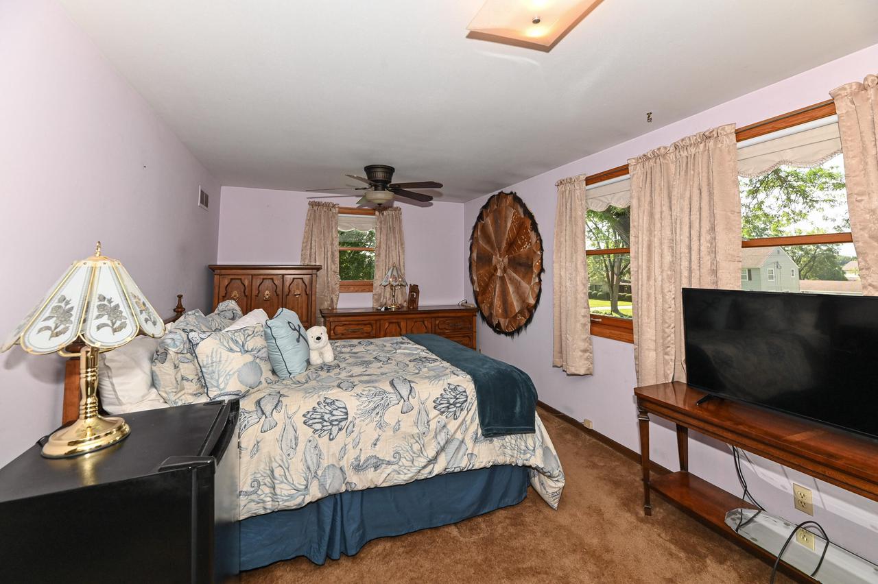 10522 West Parnell AVENUE WEST West 10524