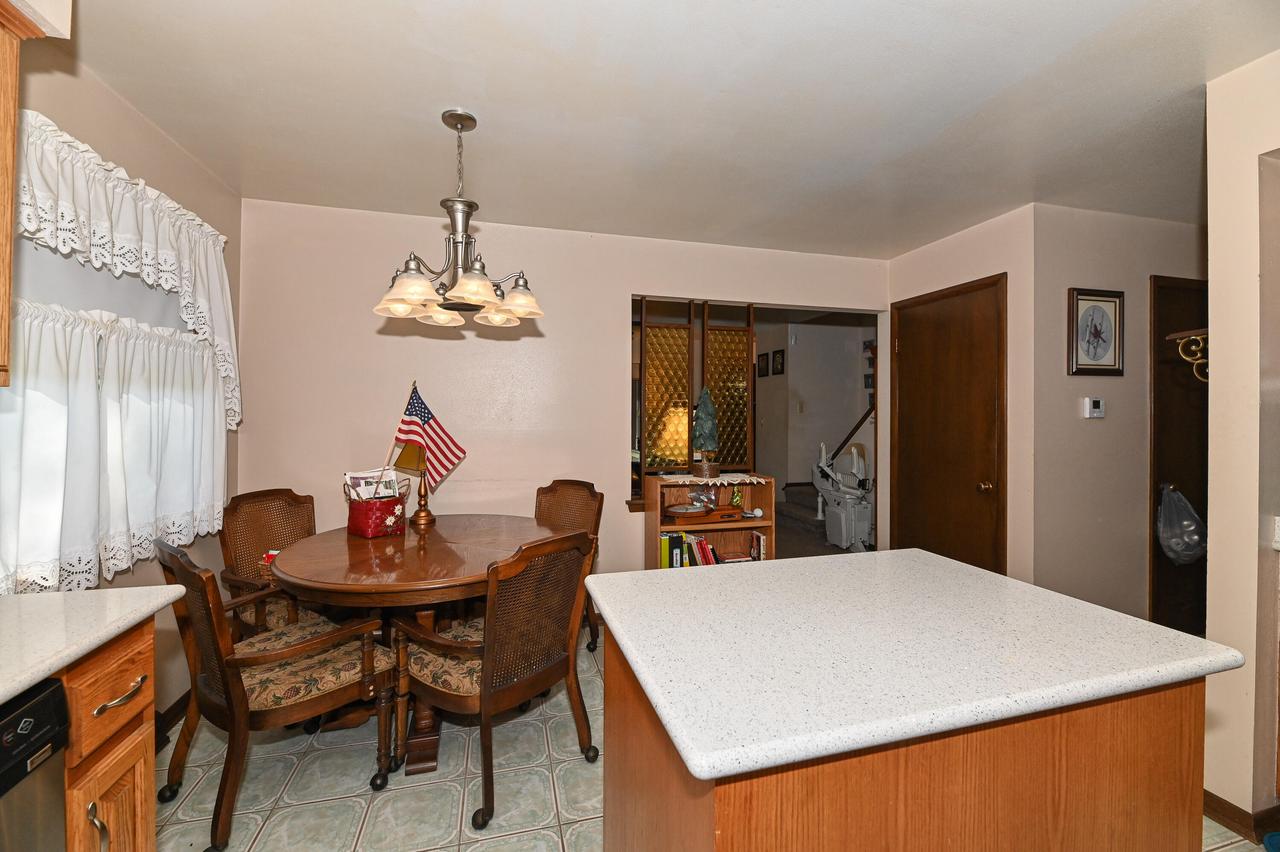 10522 West Parnell AVENUE WEST West 10524