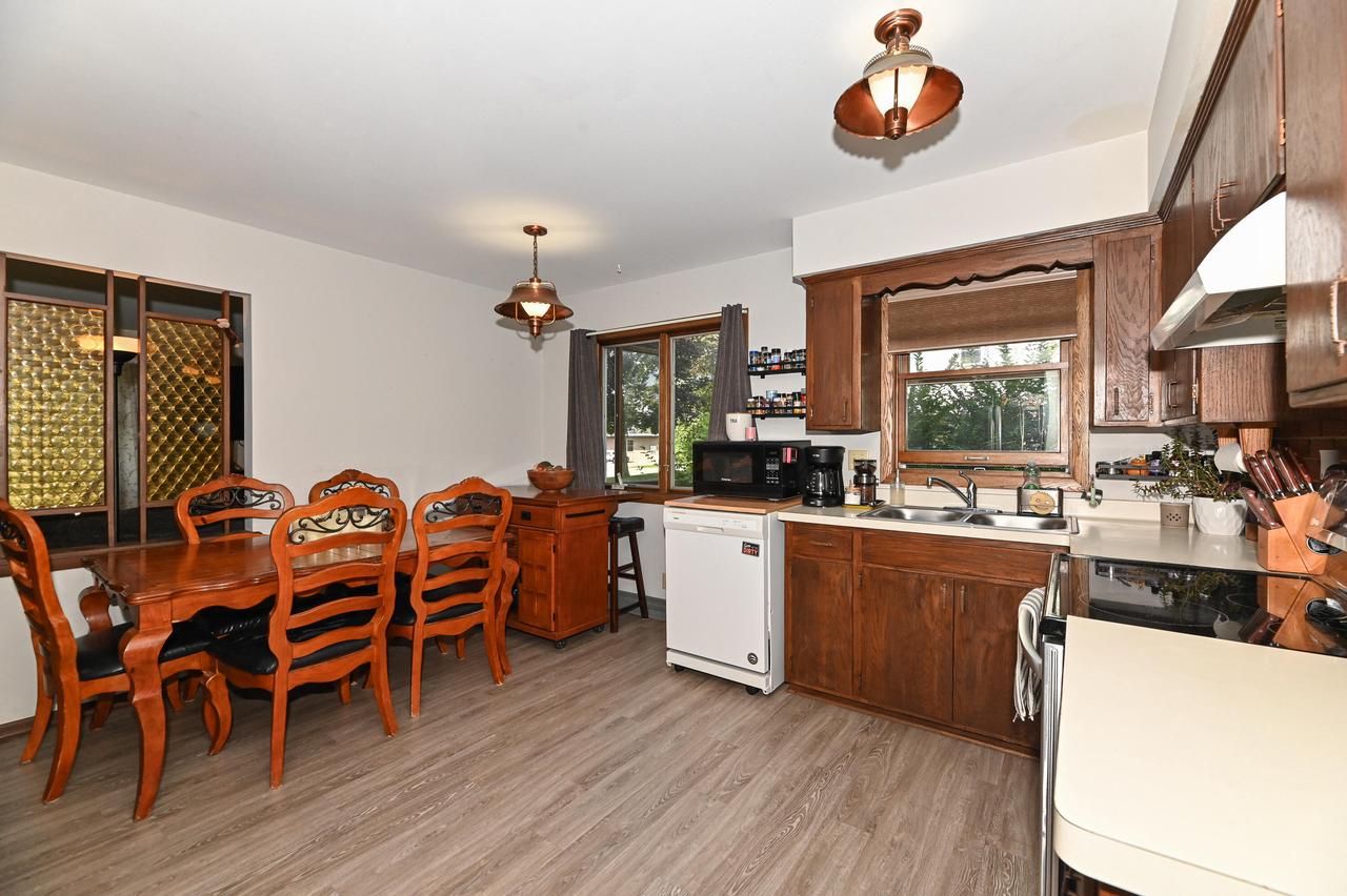 10522 West Parnell AVENUE WEST West 10524