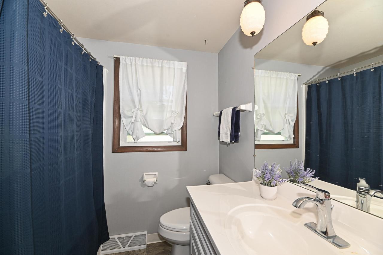 10522 West Parnell AVENUE WEST West 10524