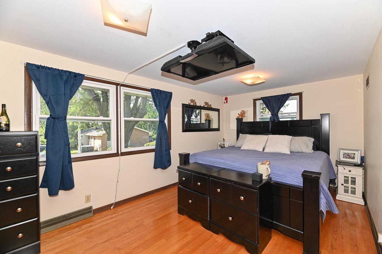 10522 West Parnell AVENUE WEST West 10524