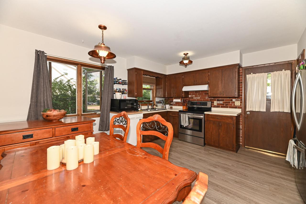 10522 West Parnell AVENUE WEST West 10524