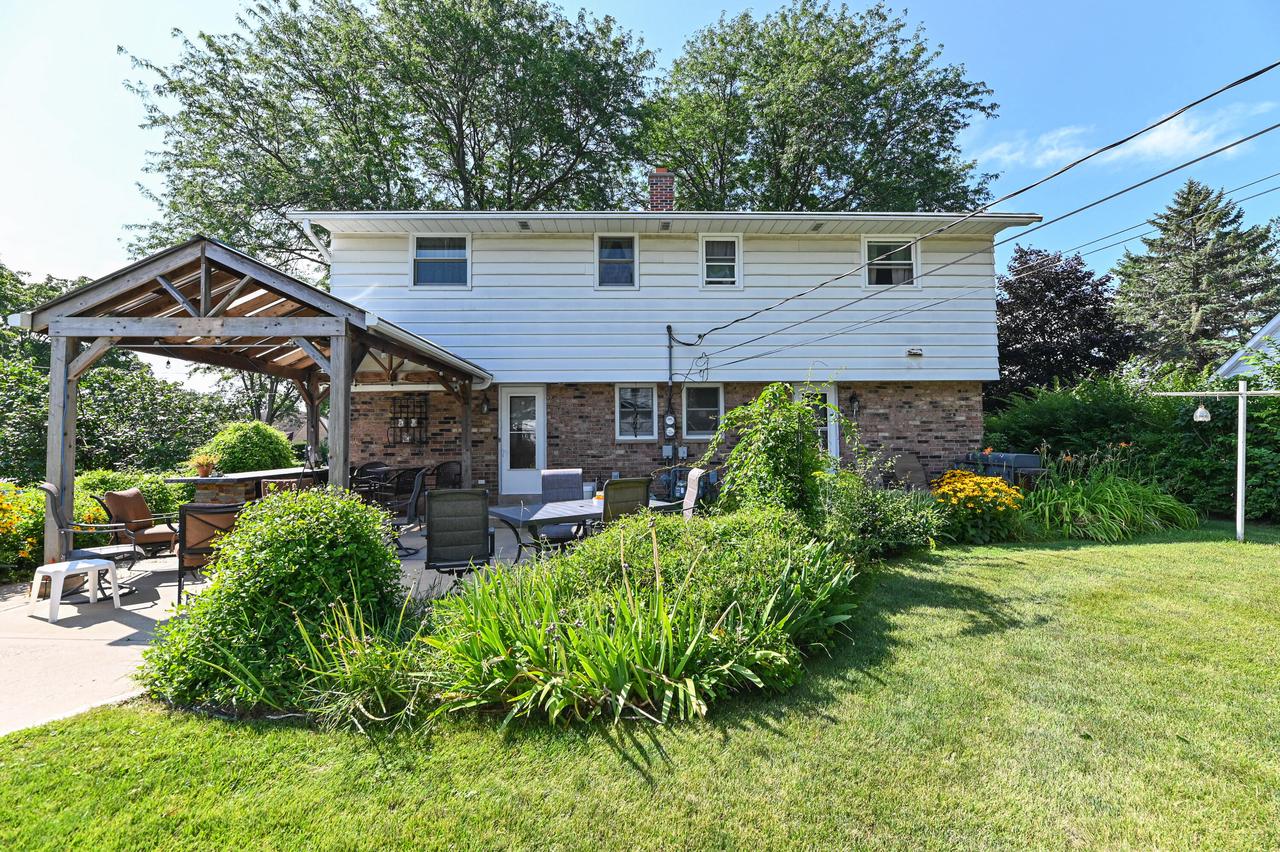 10522 West Parnell AVENUE WEST West 10524