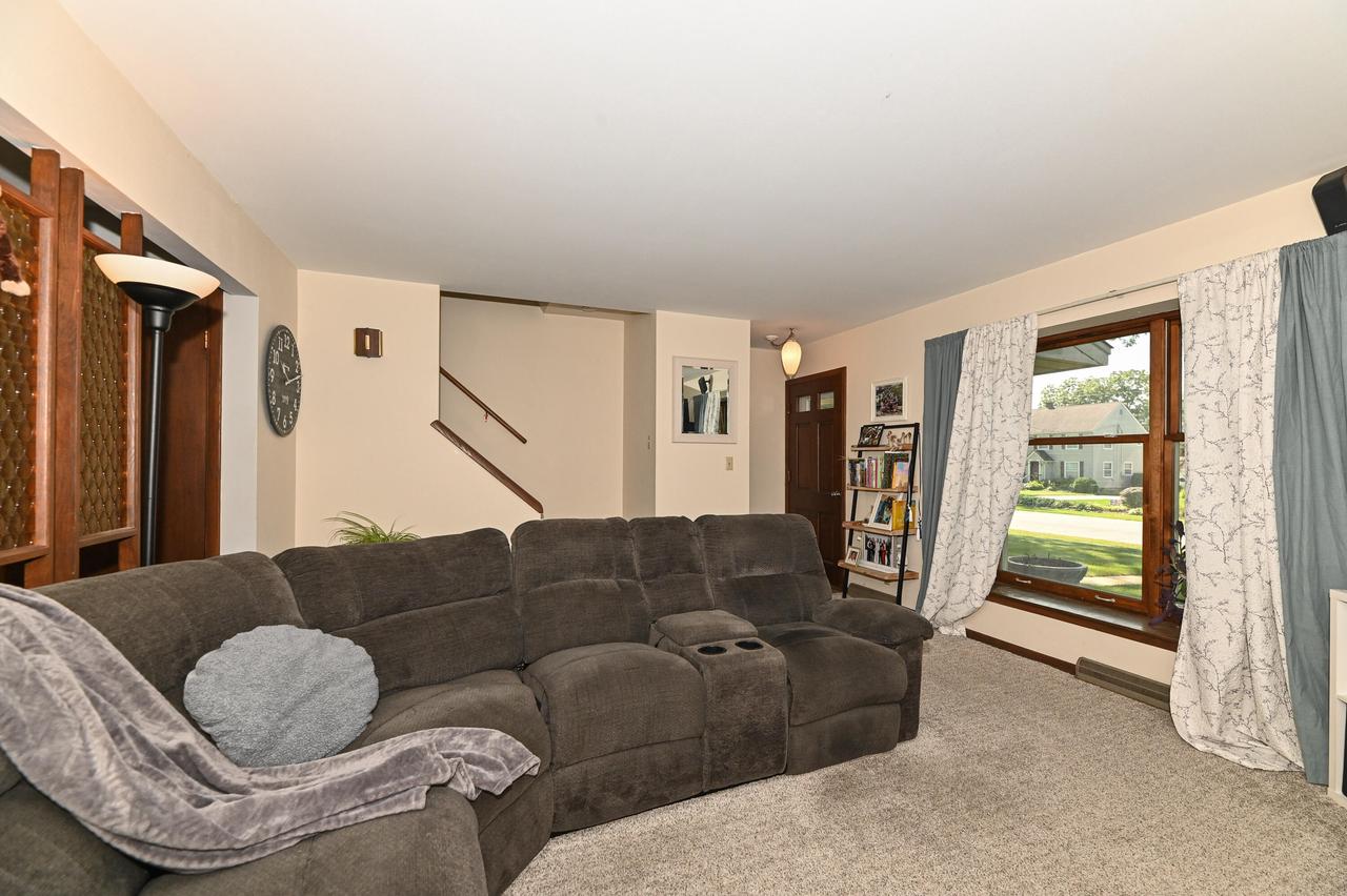 10522 West Parnell AVENUE WEST West 10524