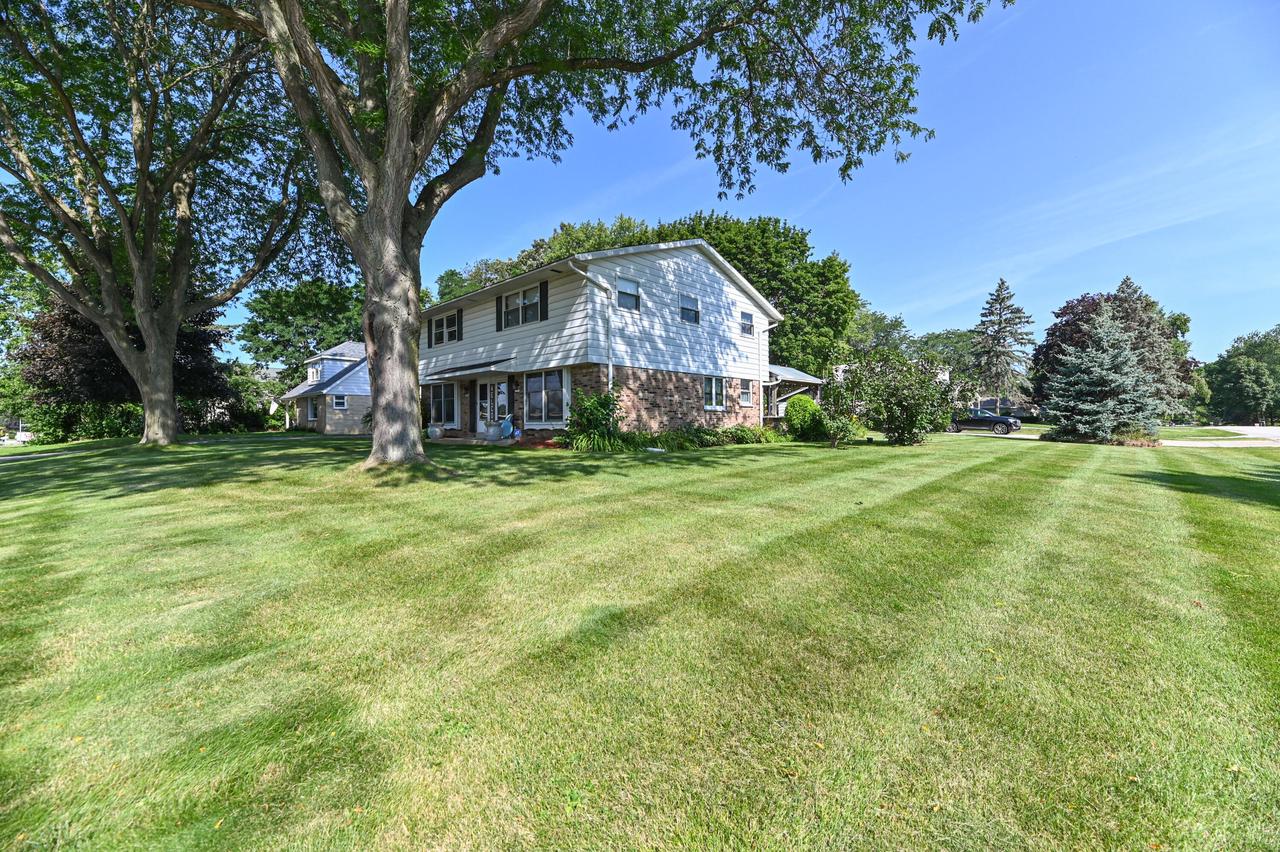 10522 West Parnell AVENUE WEST West 10524