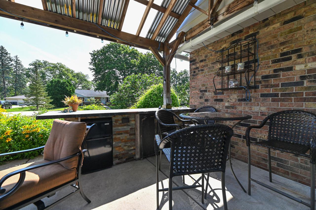 10522 West Parnell AVENUE WEST West 10524