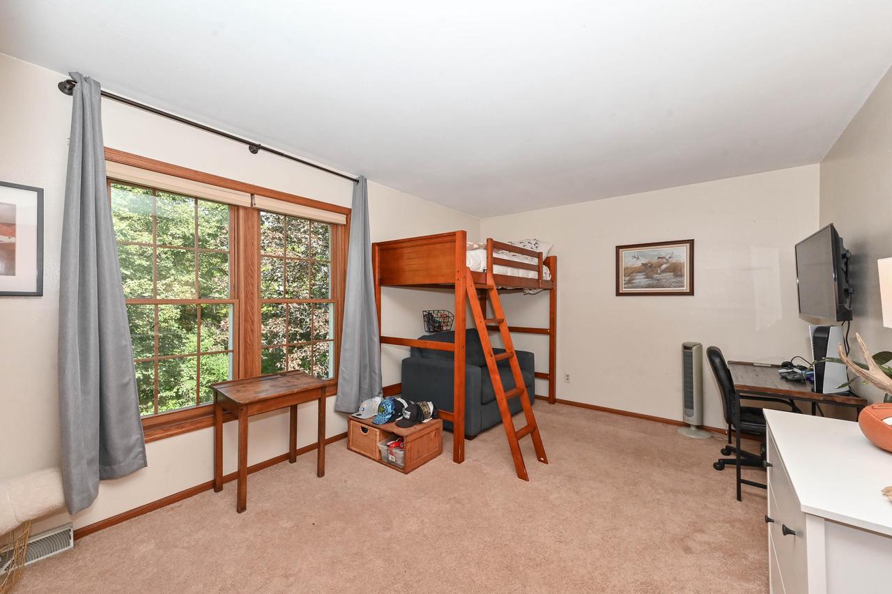 7837 South Ridgewood DRIVE