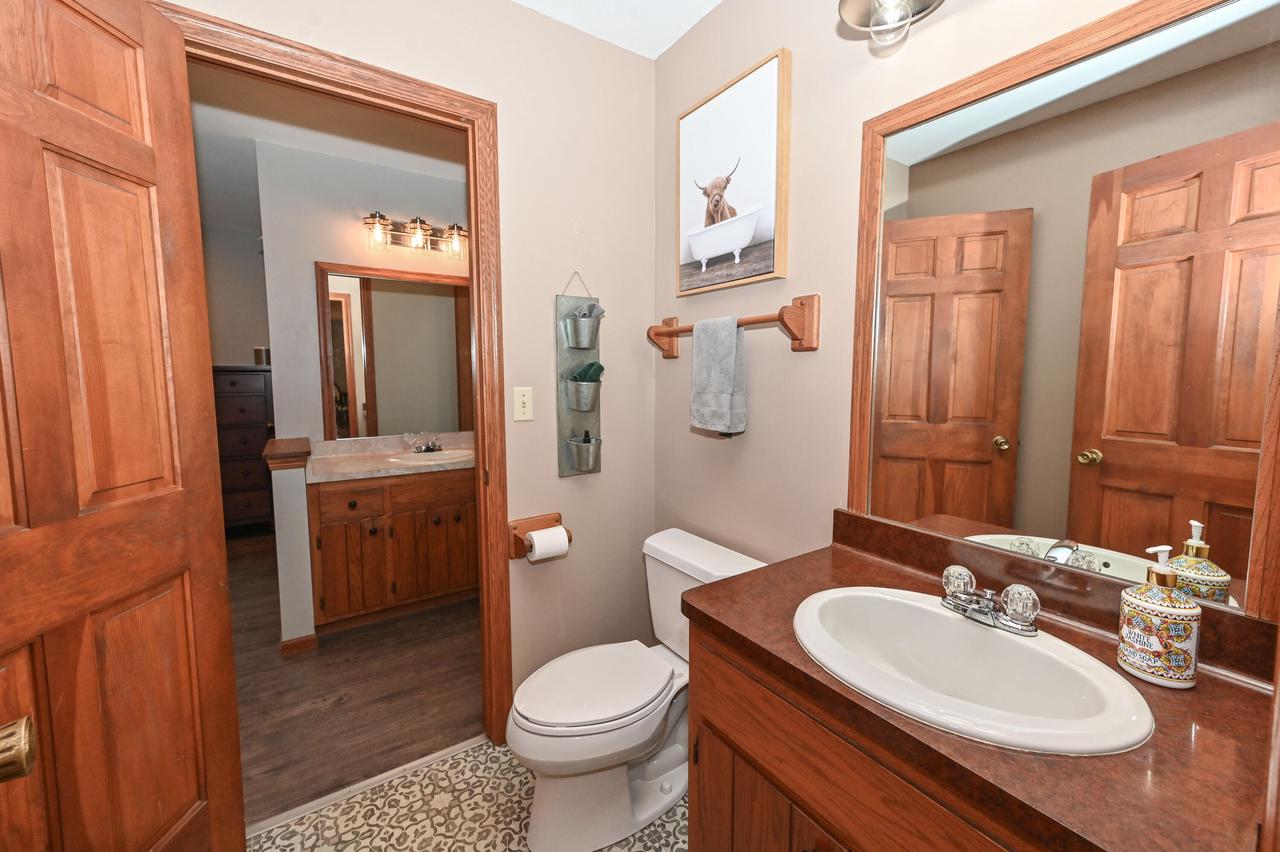 7837 South Ridgewood DRIVE